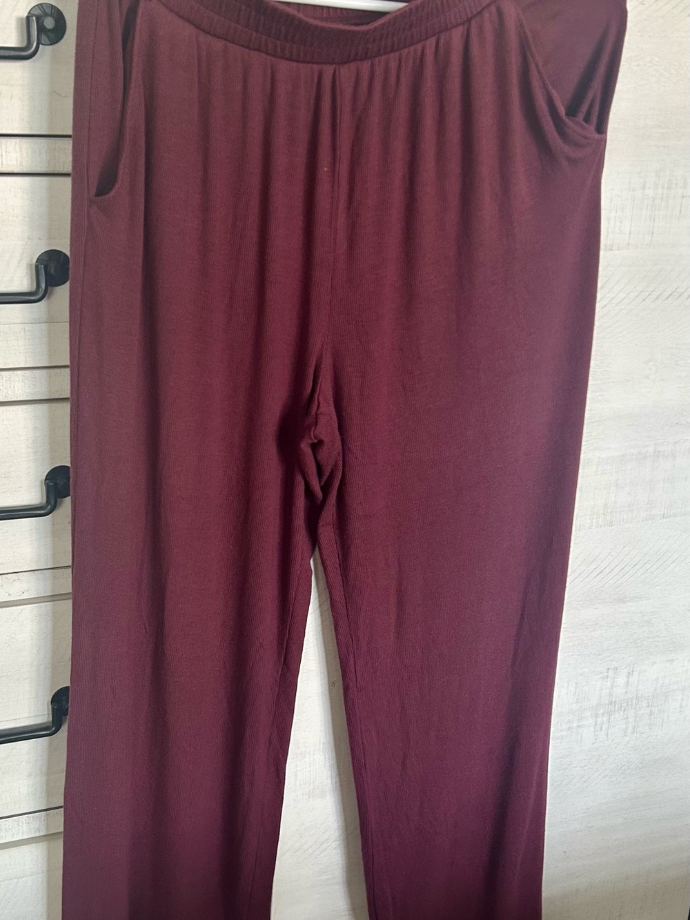 Nuuds women’s Ribbed Lounge Pants in Merlot. Size Medium.